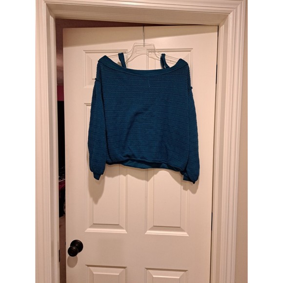 Free People Women Sistine Hacci knit Cold shoulder Pullover sweater size M - Picture 4 of 9